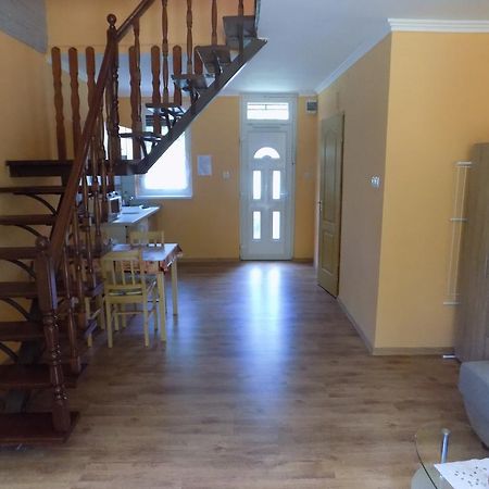 Nárcisz apartman Gyula Exterior foto