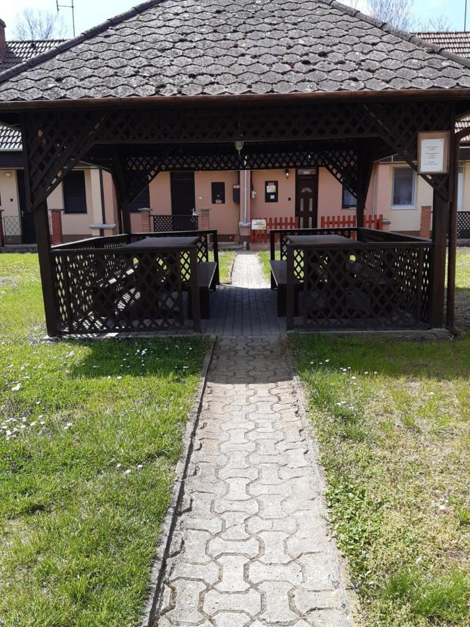 Nárcisz apartman Gyula Exterior foto